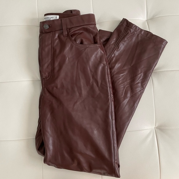 Abercrombie & Fitch Vegan Leather 90s Straight Pants - Picture 6 of 9